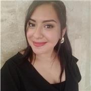 Docente de psicología, especializada en temas como regulación emocional, comunicación asertiva, género, adicciones, sexualidad, et